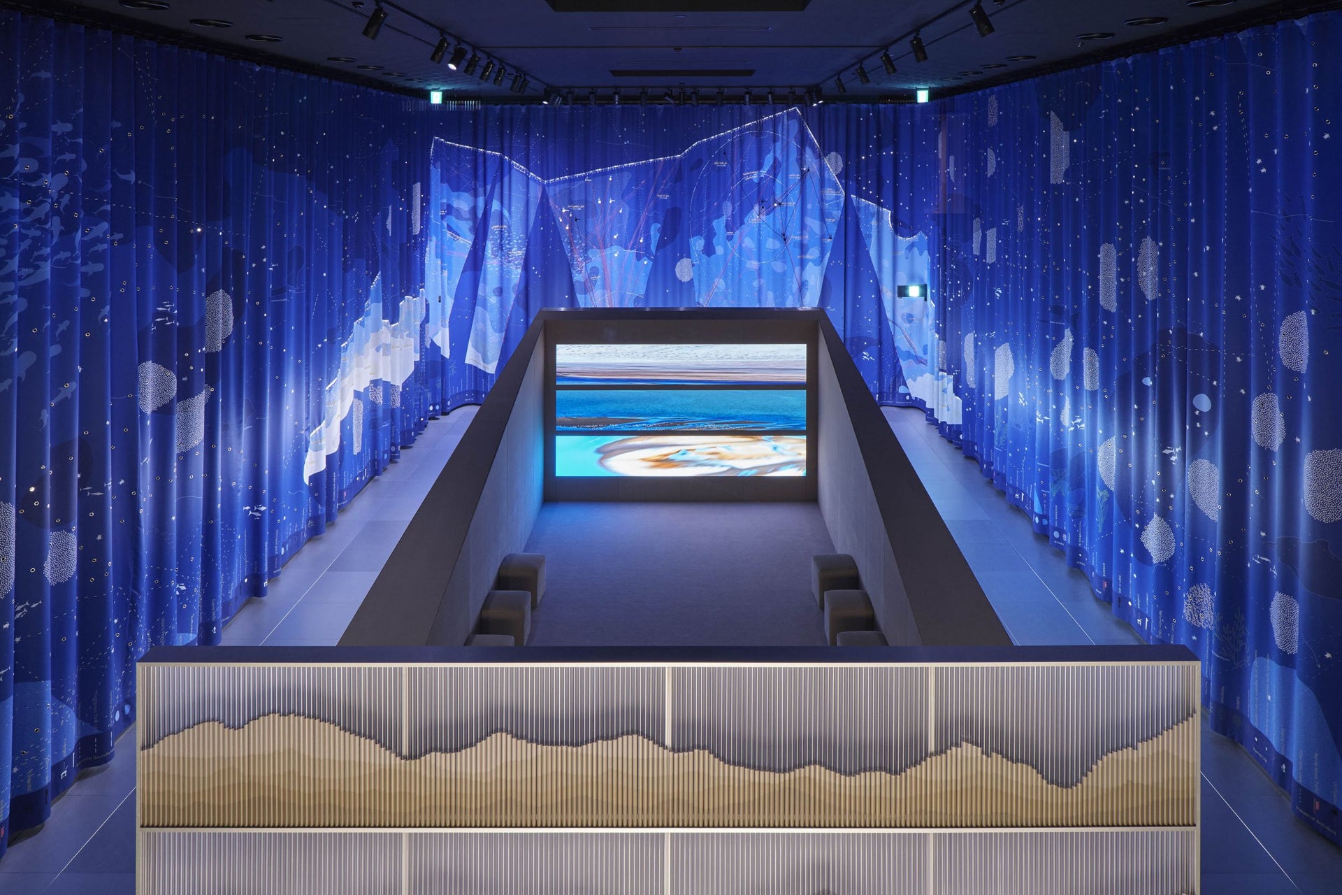 ファーストビューの画像